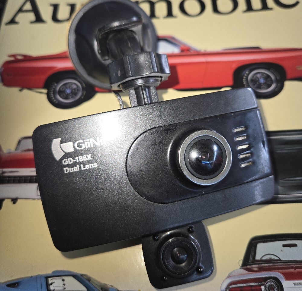 Dual-Resolution On-Dash Camera – Black